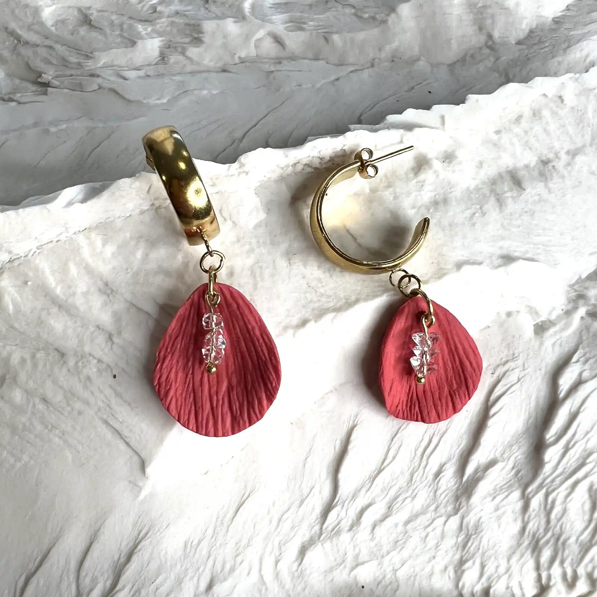 boucles d'oreilles pétales de fleur rouge Elephantom