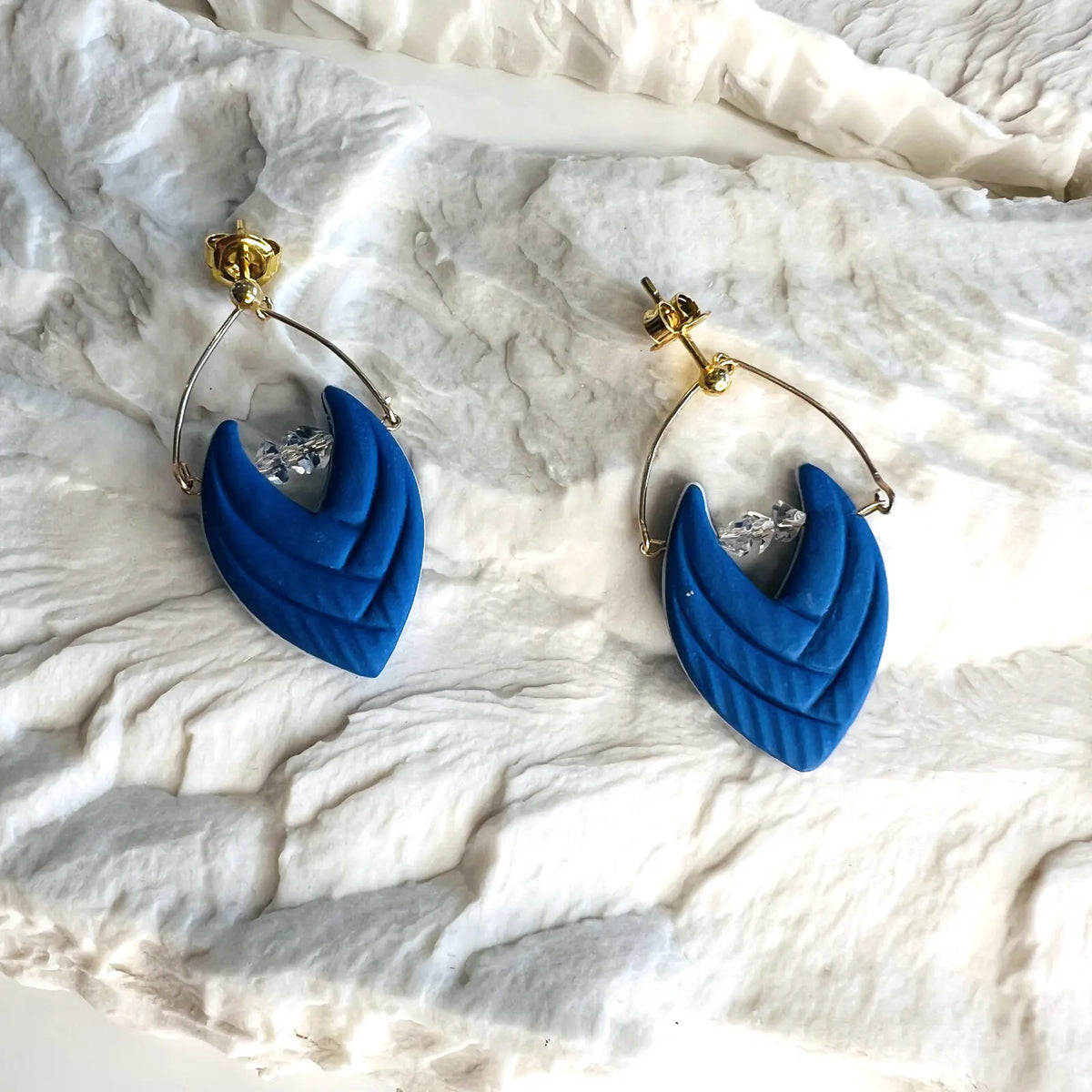 Boucles d'oreilles en porcelaine colorée, collection Les radieuses