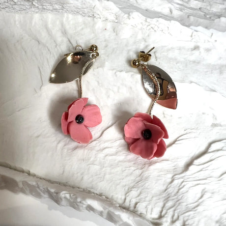 Boucles d'oreilles fleur en porcelaine, collection Jardin pas secret