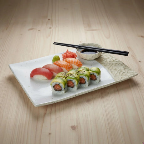 assiette à sushi faite main en grès pyrité Elephantom