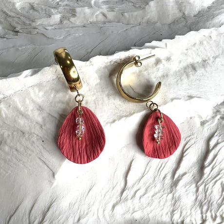 boucles d'oreilles pétales de fleur rouge Elephantom