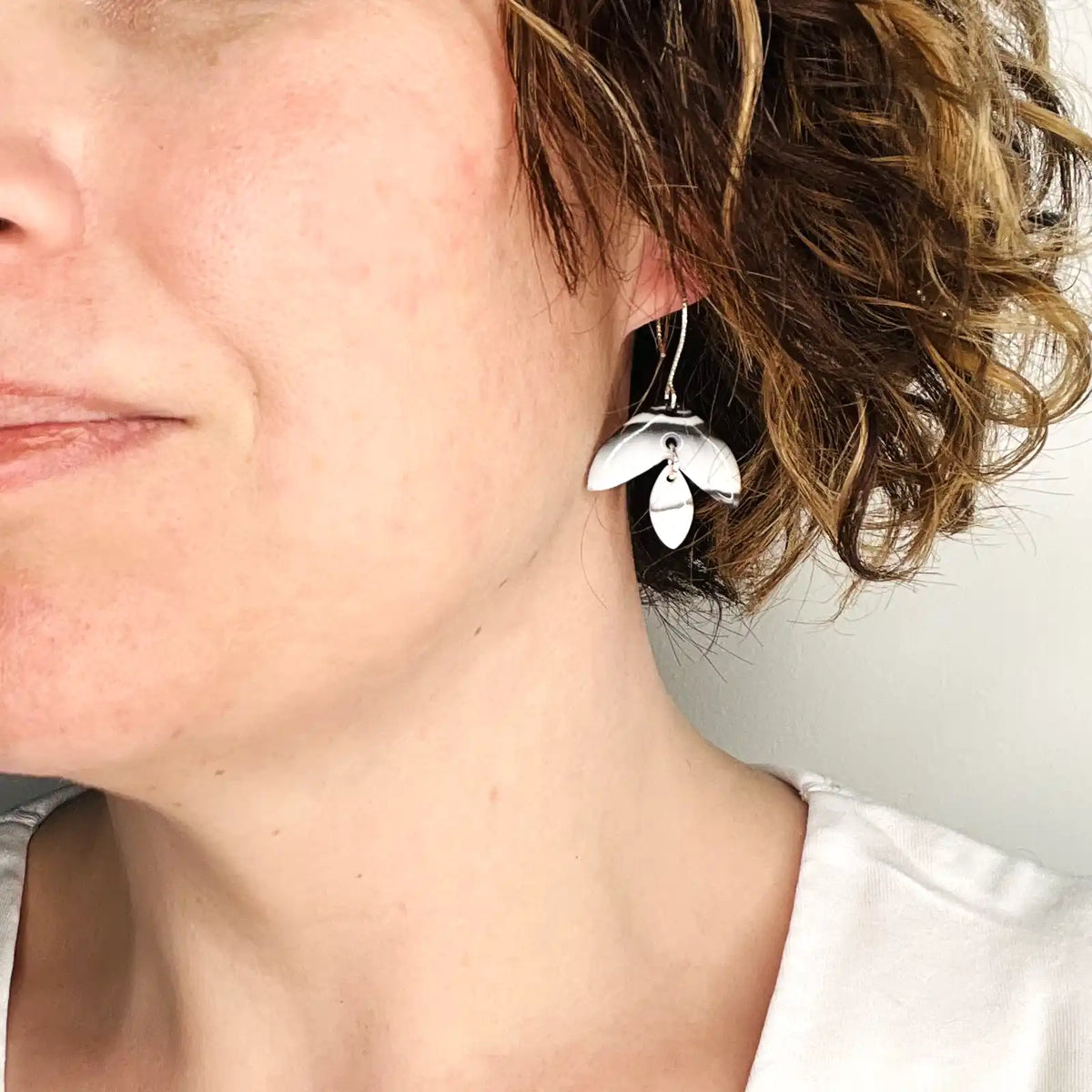 boucles d'oreilles marbrées en noir et blanc