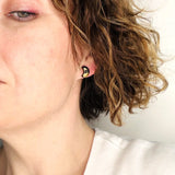 puces d'oreilles lunes noires et dorées