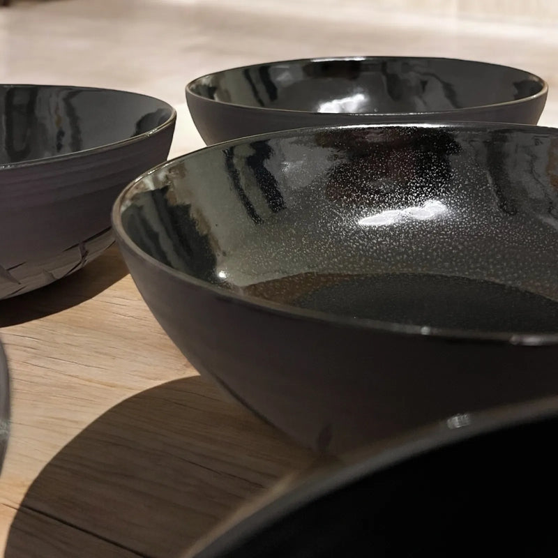 Saladiers noirs en porcelaine